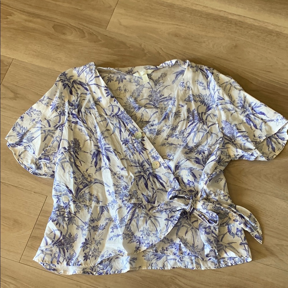 H&M Cream Wrap Blouse Short Sleeve Tie Front - 100% LINEN